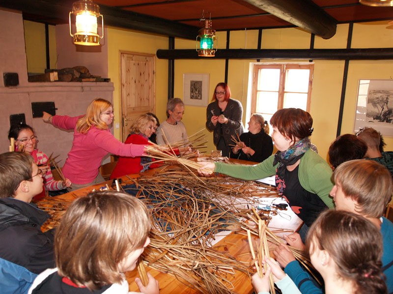 handicraft_workshop12.jpg